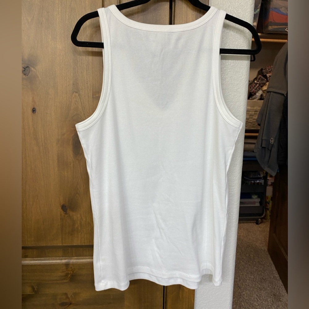 Old Navy White V-Neck Tank Top - Sleeveless Classic - Picture 2 of 4
